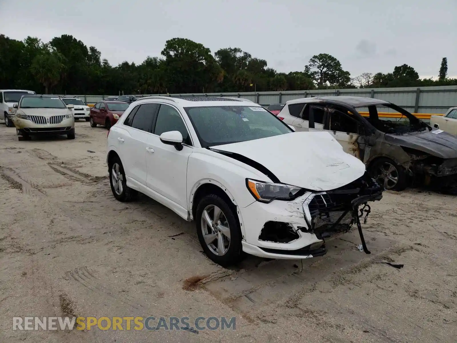 1 Photograph of a damaged car WA1AECF33L1100854 AUDI Q3 2020