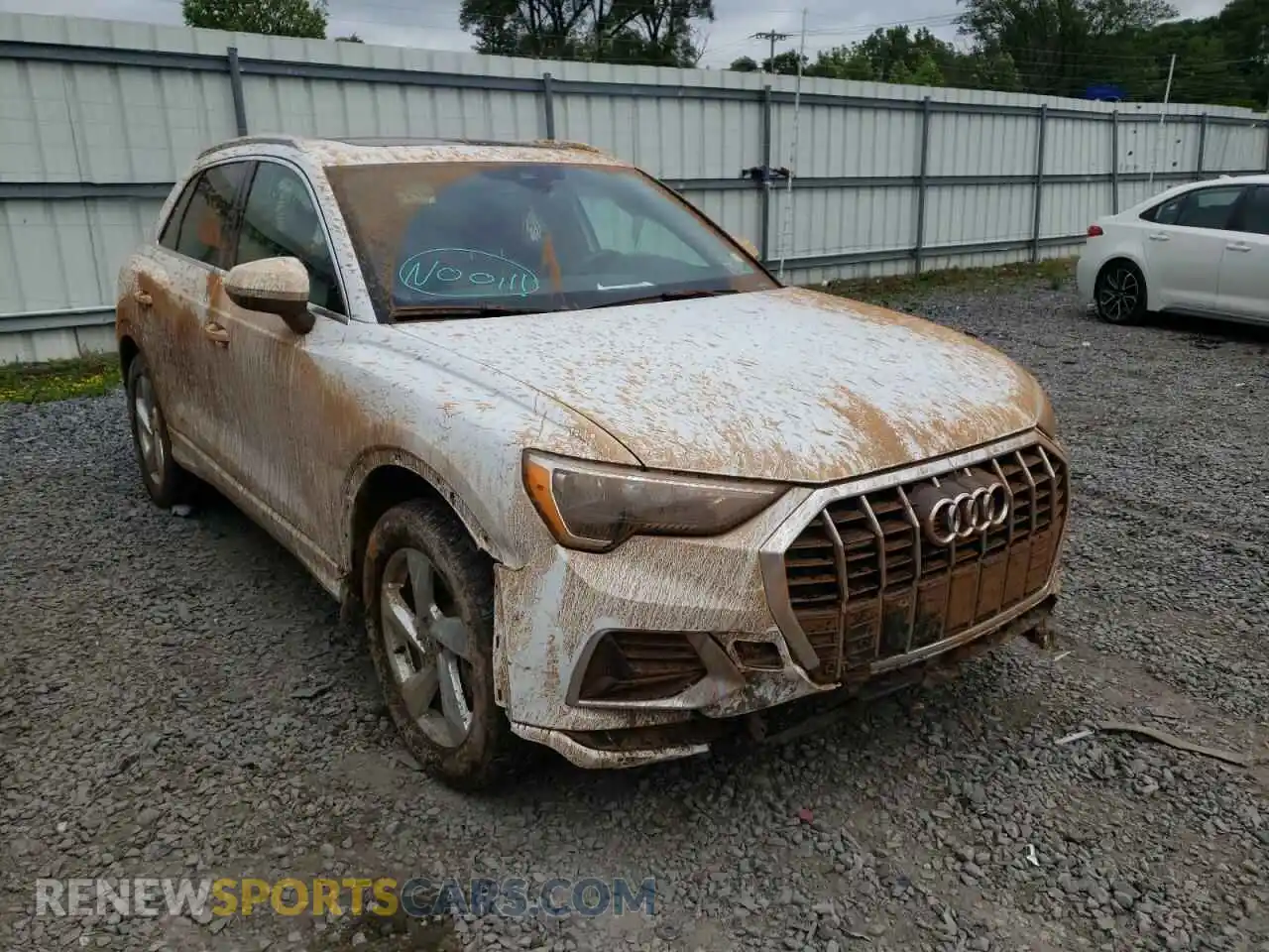 1 Photograph of a damaged car WA1AECF34L1104962 AUDI Q3 2020