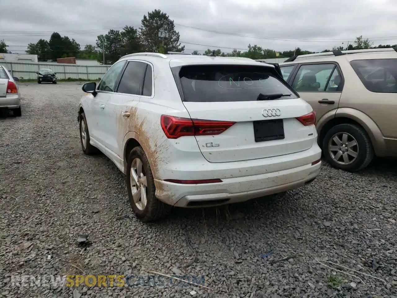 3 Photograph of a damaged car WA1AECF34L1104962 AUDI Q3 2020