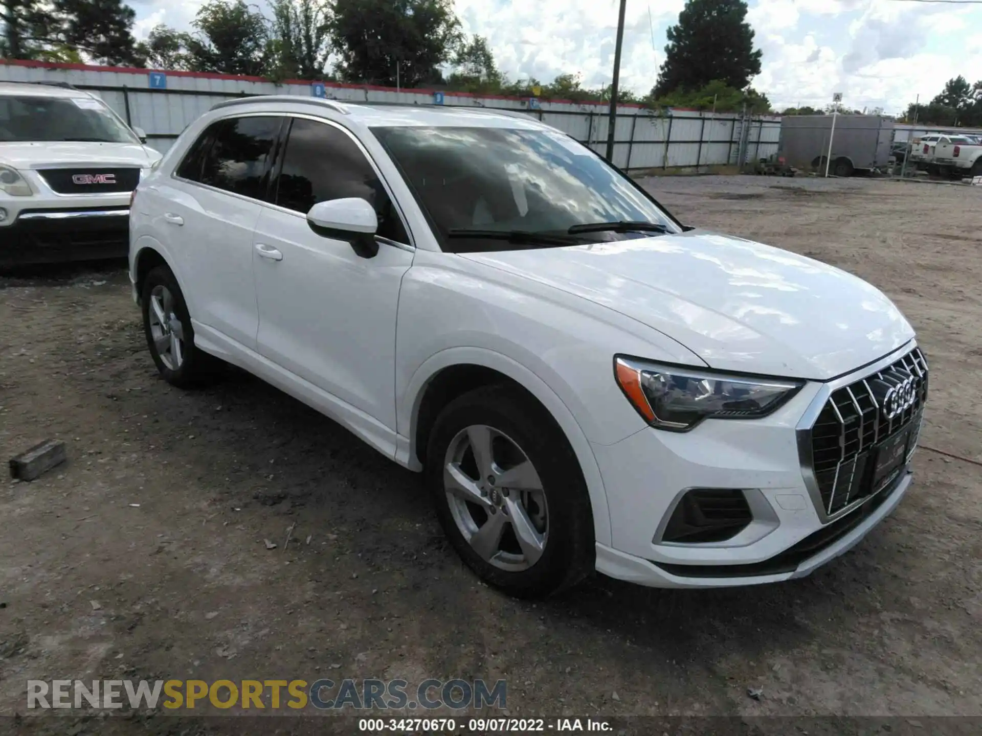 1 Photograph of a damaged car WA1AECF35L1037322 AUDI Q3 2020