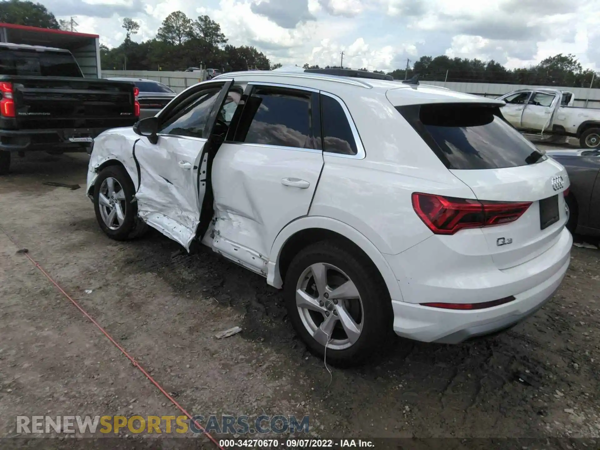 3 Photograph of a damaged car WA1AECF35L1037322 AUDI Q3 2020