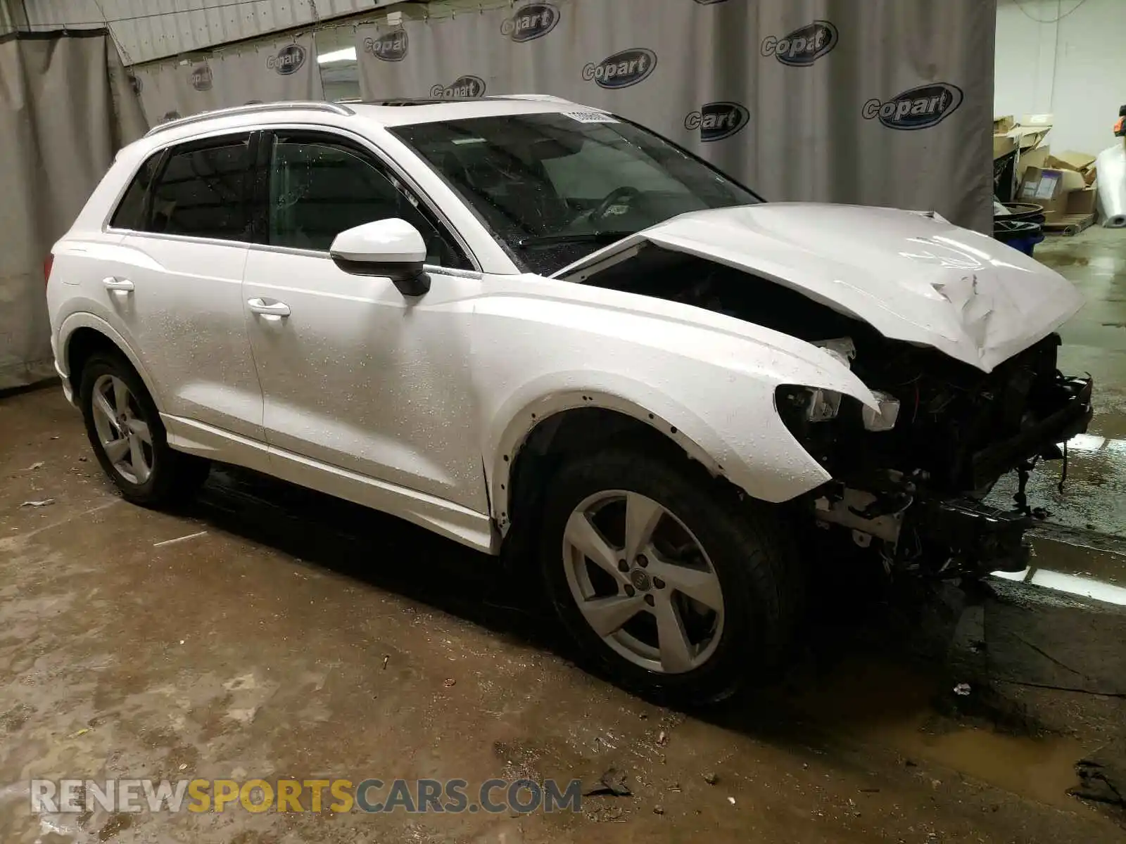 1 Photograph of a damaged car WA1AECF35L1038678 AUDI Q3 2020