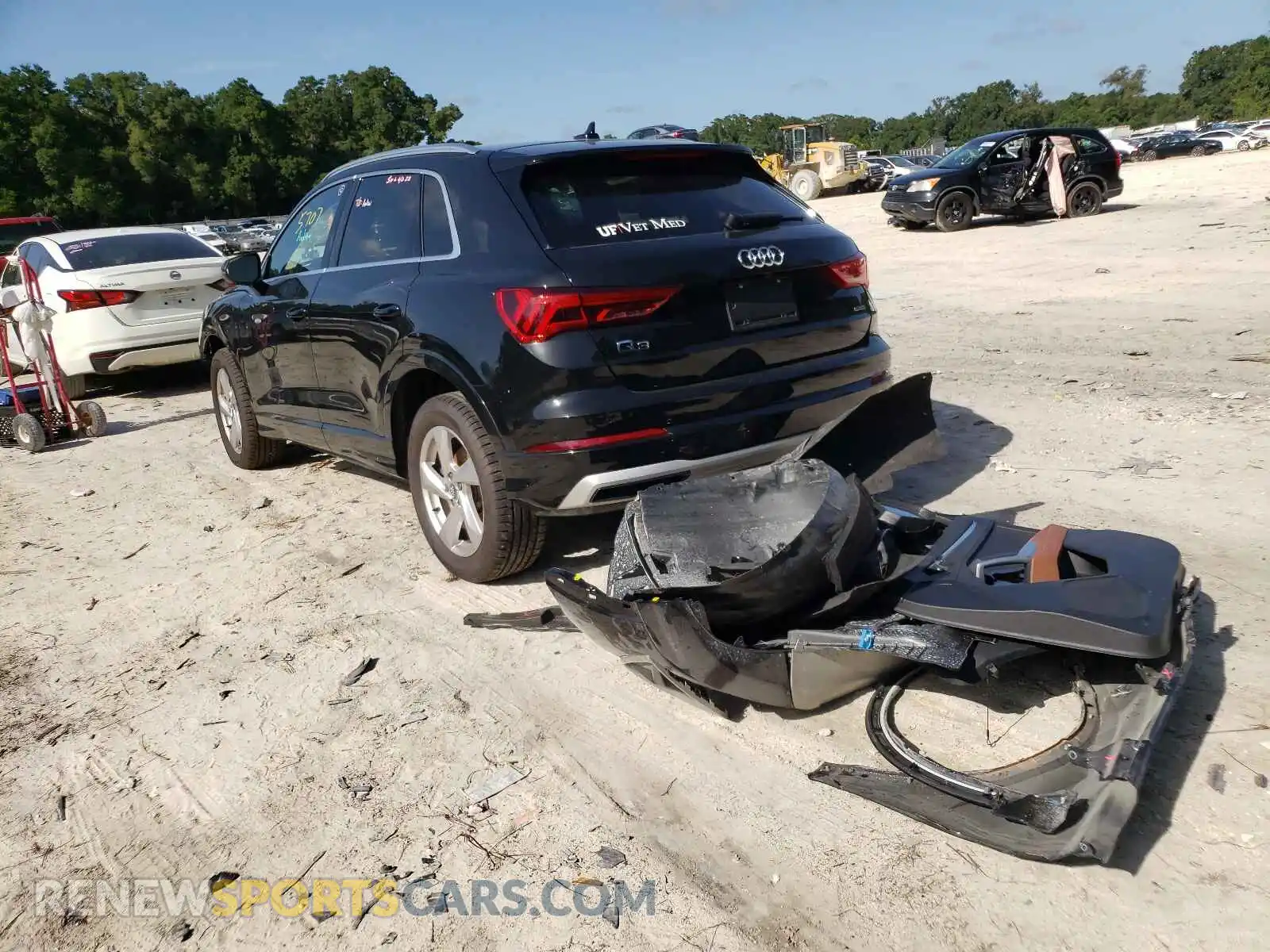 3 Photograph of a damaged car WA1AECF35L1084768 AUDI Q3 2020