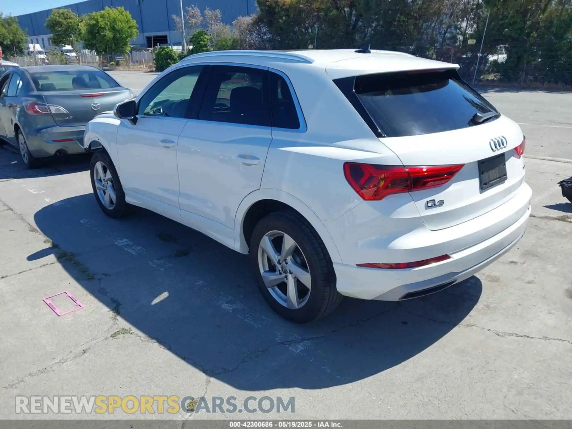 3 Photograph of a damaged car WA1AECF36L1045753 AUDI Q3 2020