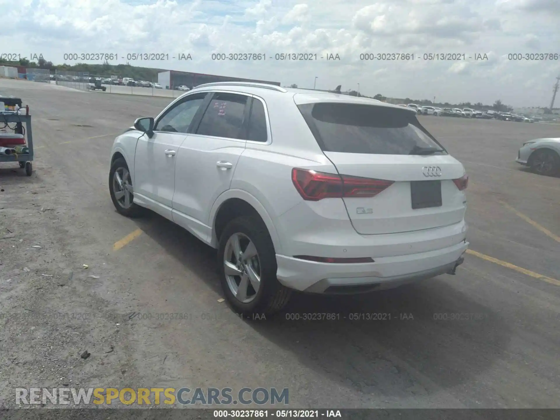 3 Photograph of a damaged car WA1AECF36L1066683 AUDI Q3 2020