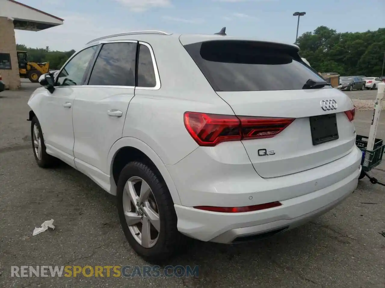 3 Photograph of a damaged car WA1AECF36L1070586 AUDI Q3 2020