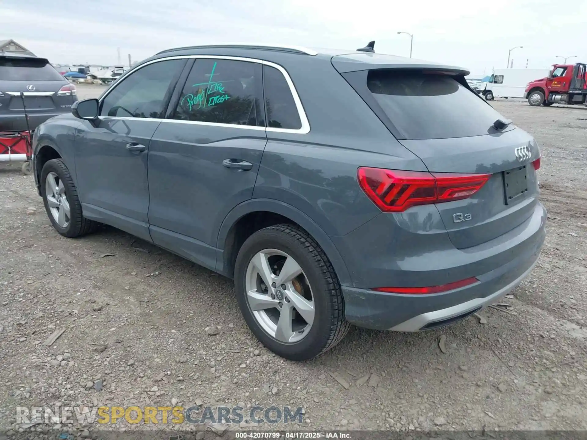 3 fotografías del automóvil dañado WA1AECF36L1083306 AUDI Q3 2020