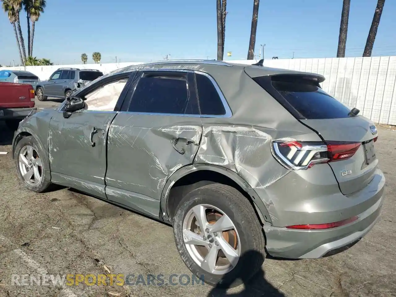 2 Photograph of a damaged car WA1AECF37L1003849 AUDI Q3 2020