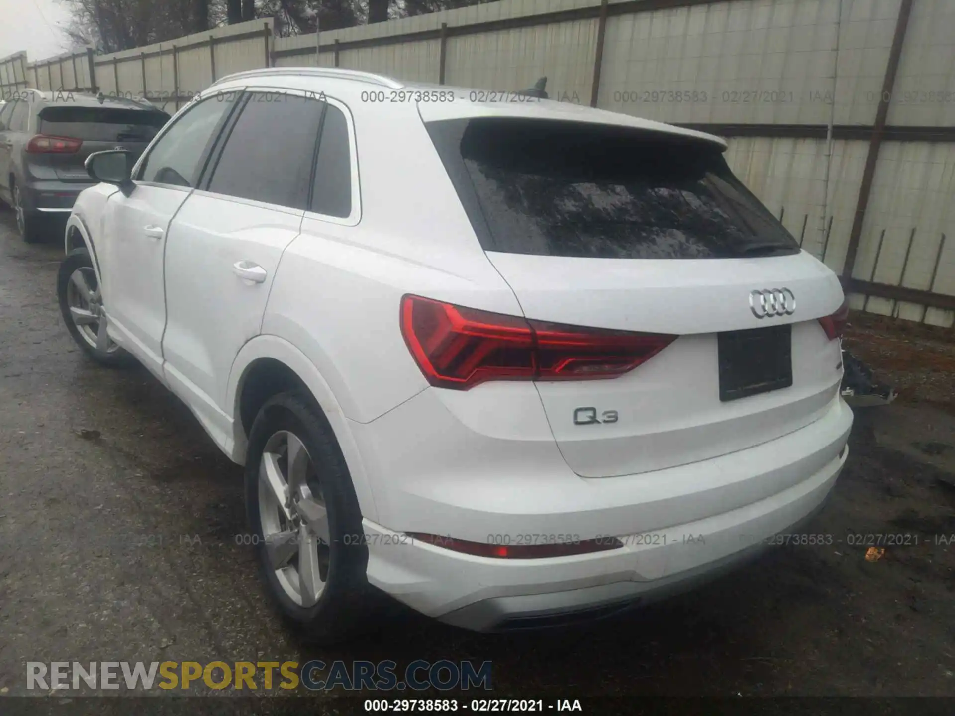 3 Photograph of a damaged car WA1AECF38L1053403 AUDI Q3 2020
