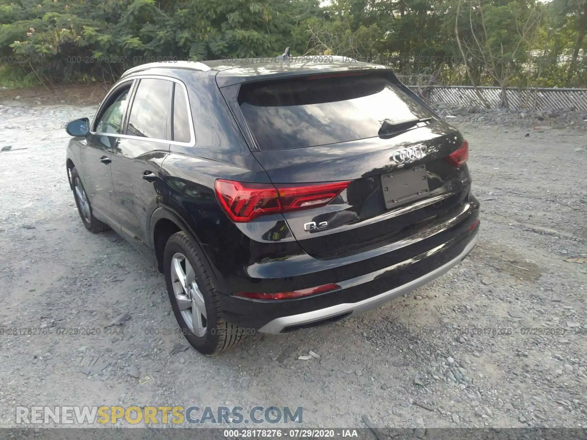 3 Photograph of a damaged car WA1AECF39L1055662 AUDI Q3 2020