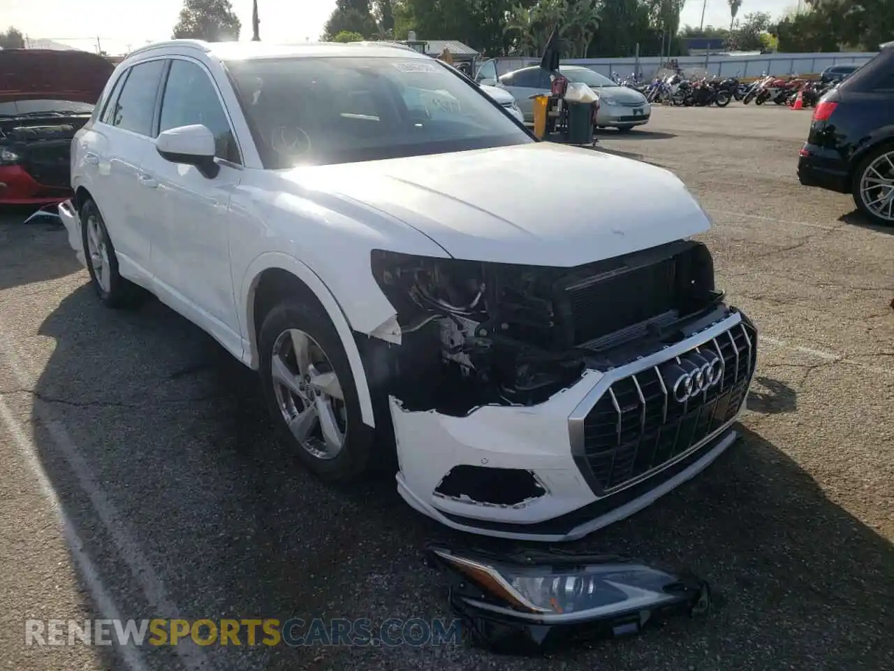 1 Photograph of a damaged car WA1AECF3XL1056125 AUDI Q3 2020