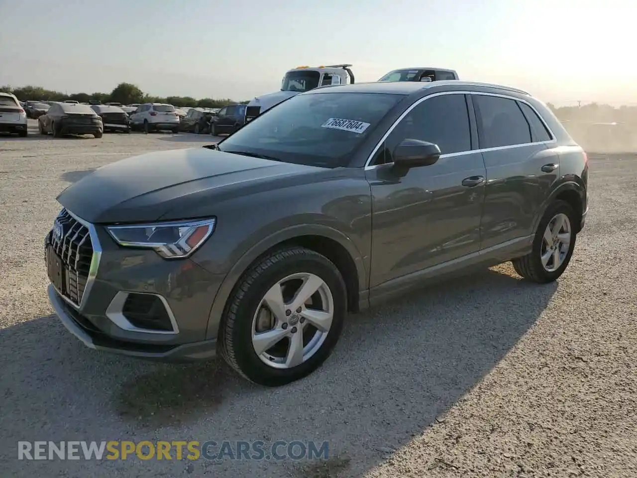 1 Photograph of a damaged car WA1BECF31L1050685 AUDI Q3 2020
