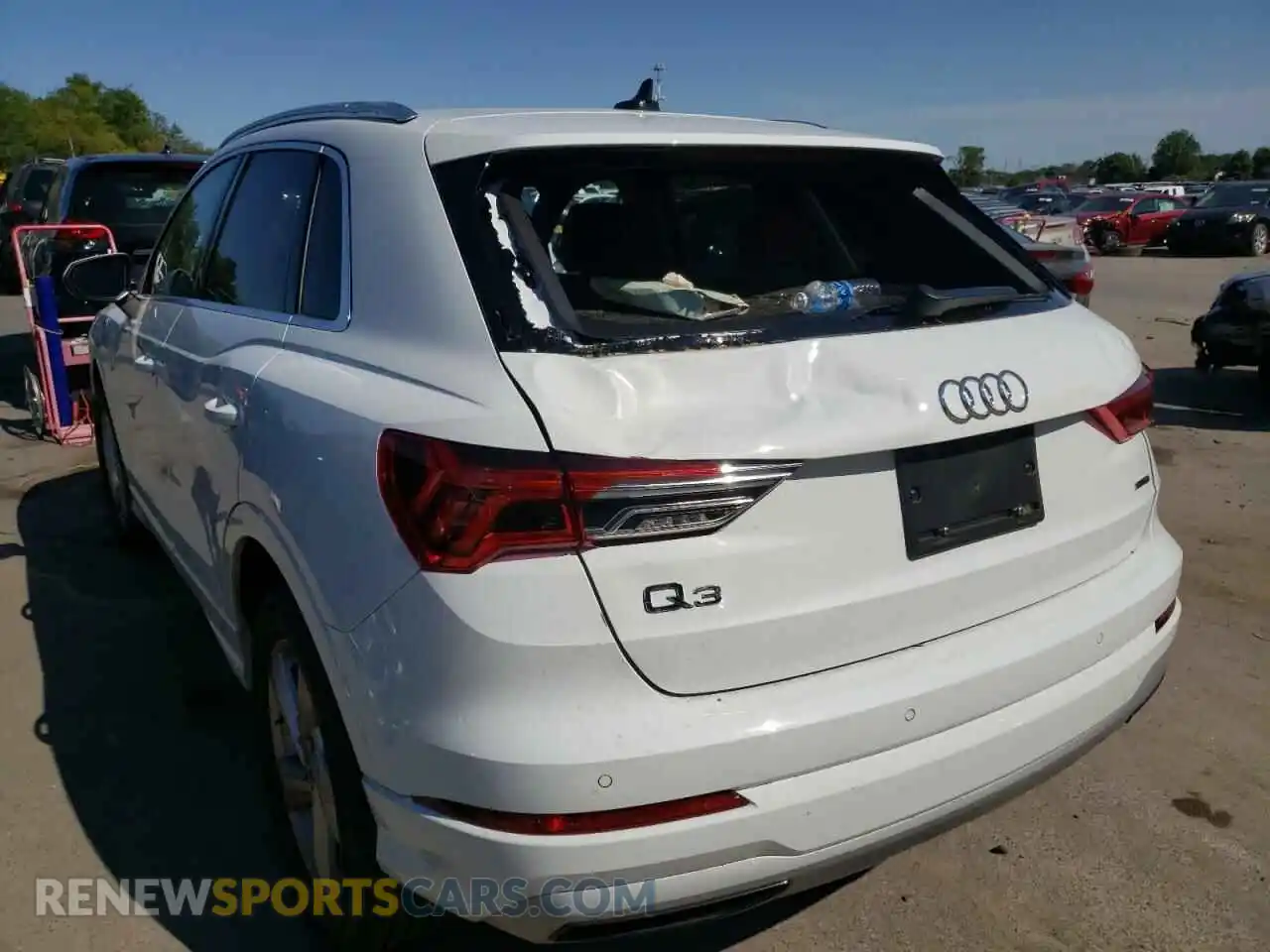 3 Photograph of a damaged car WA1BECF32L1065227 AUDI Q3 2020