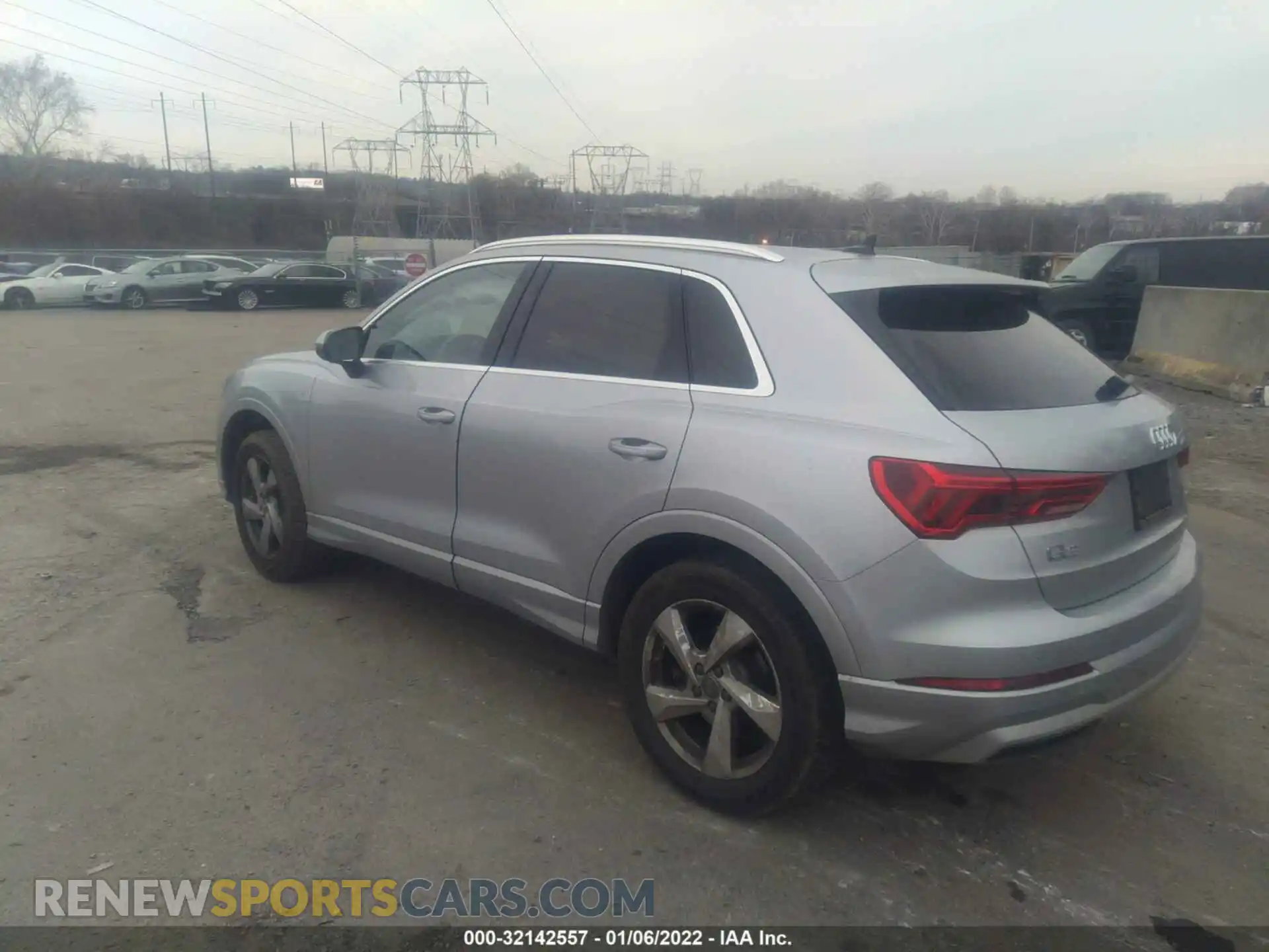 3 fotografías del automóvil dañado WA1BECF32L1084361 AUDI Q3 2020