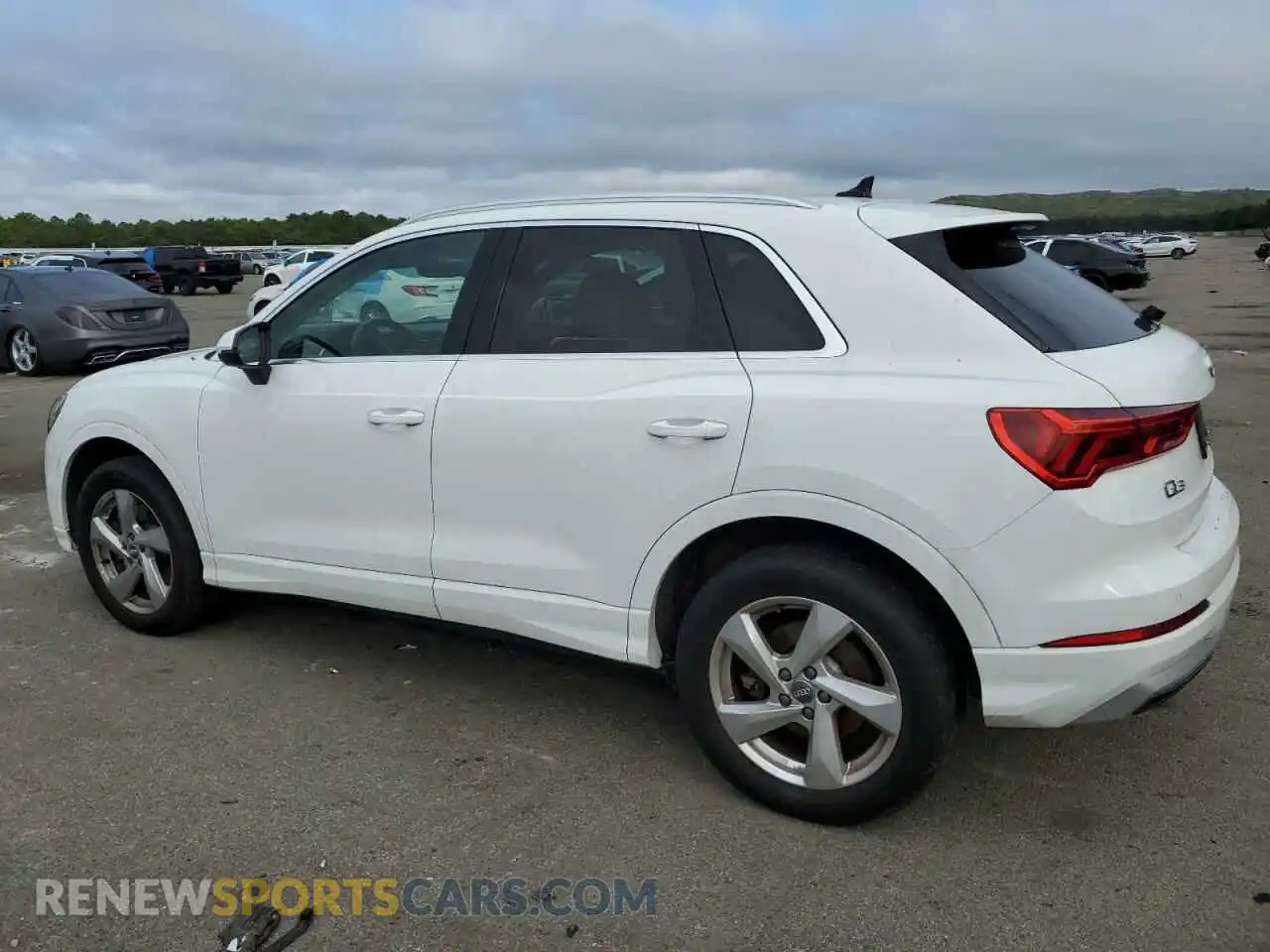 2 Photograph of a damaged car WA1BECF32L1104270 AUDI Q3 2020