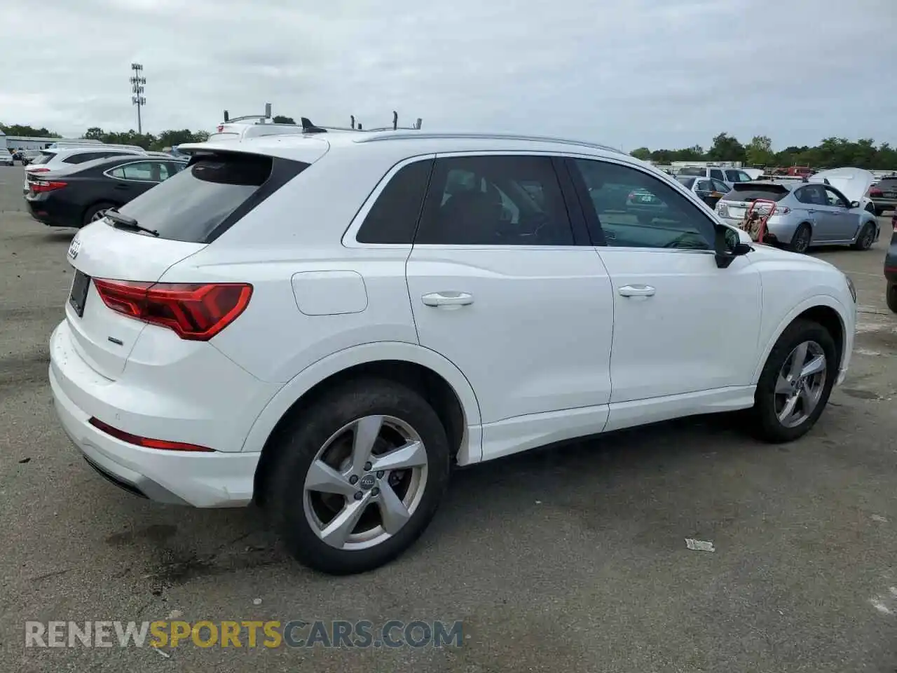 3 Photograph of a damaged car WA1BECF32L1104270 AUDI Q3 2020