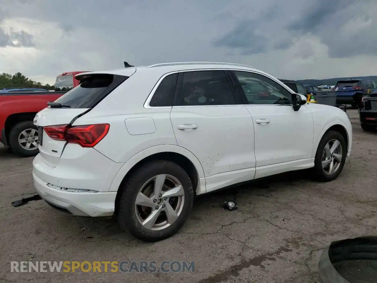 3 Photograph of a damaged car WA1BECF34L1106635 AUDI Q3 2020