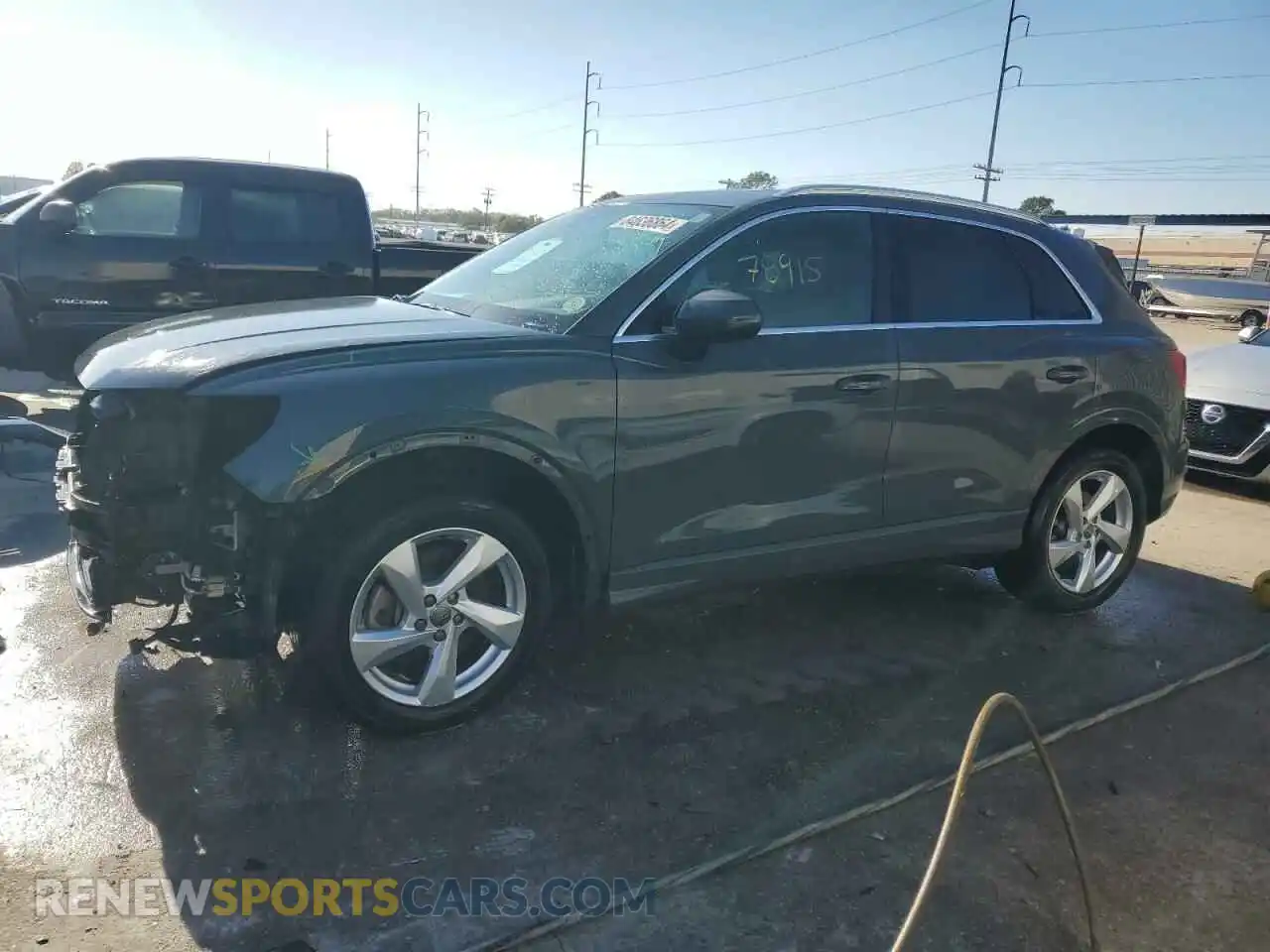 1 Photograph of a damaged car WA1BECF35L1005913 AUDI Q3 2020