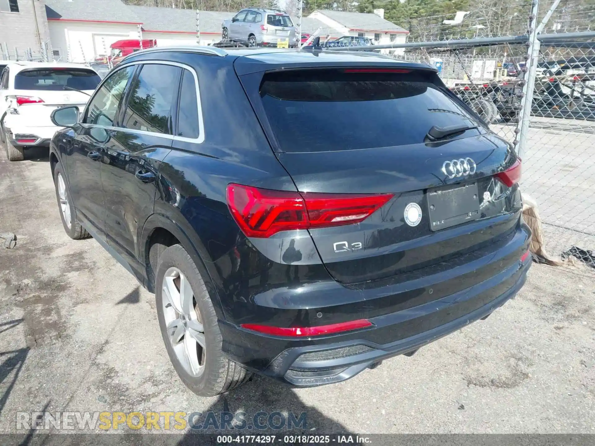 3 Photograph of a damaged car WA1DECF31L1030946 AUDI Q3 2020
