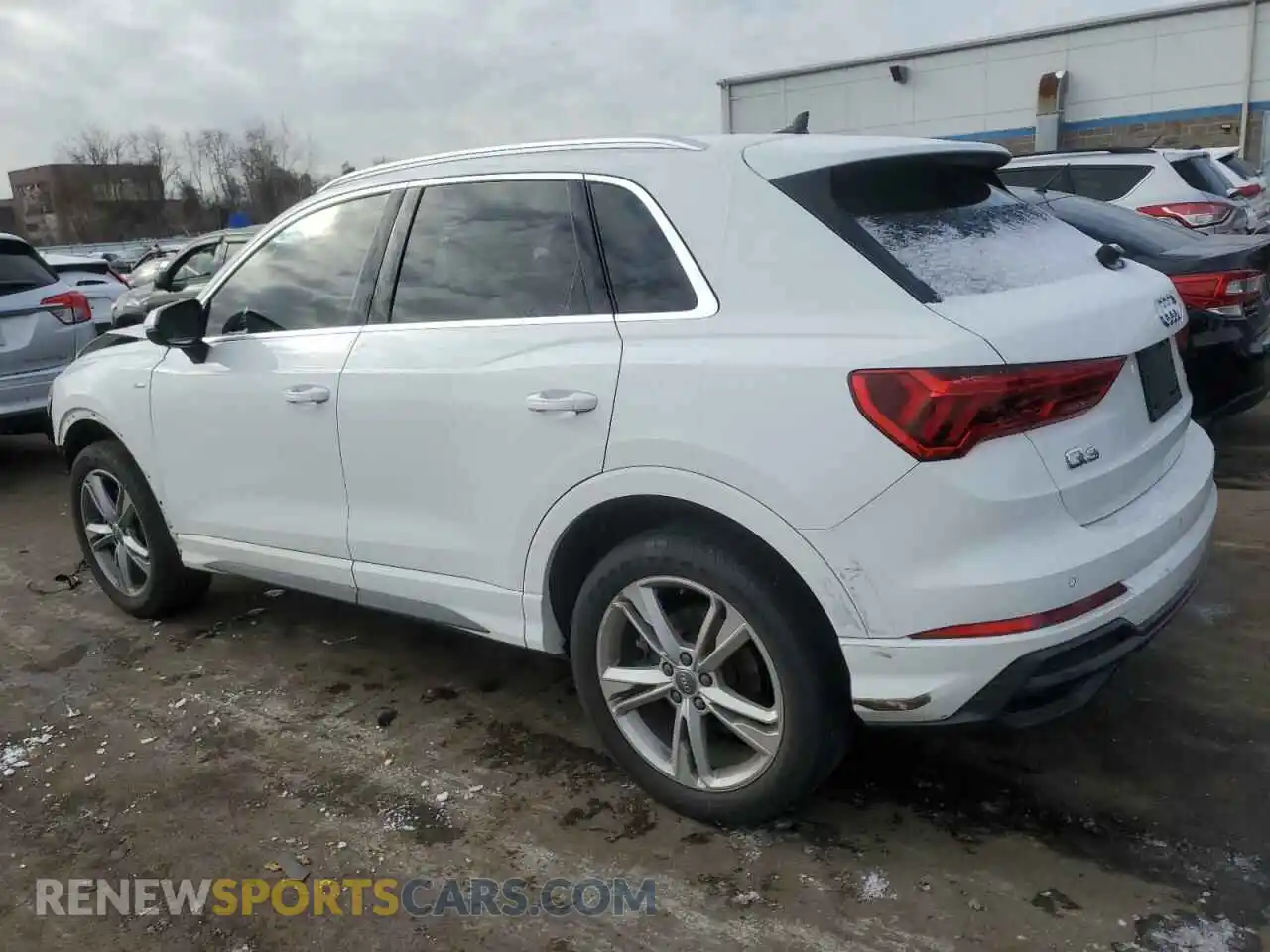 2 Photograph of a damaged car WA1DECF31L1125362 AUDI Q3 2020