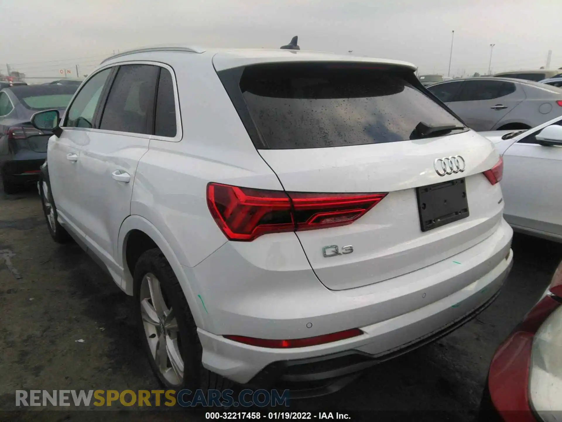 3 Photograph of a damaged car WA1DECF32L1019714 AUDI Q3 2020