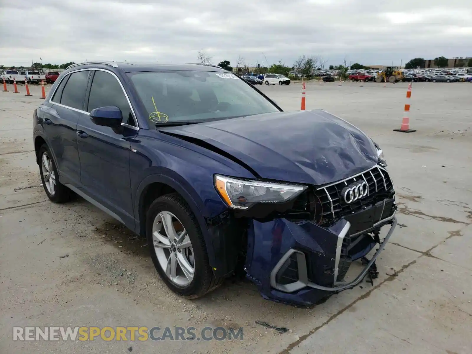 1 Photograph of a damaged car WA1DECF33M1025524 AUDI Q3 2020