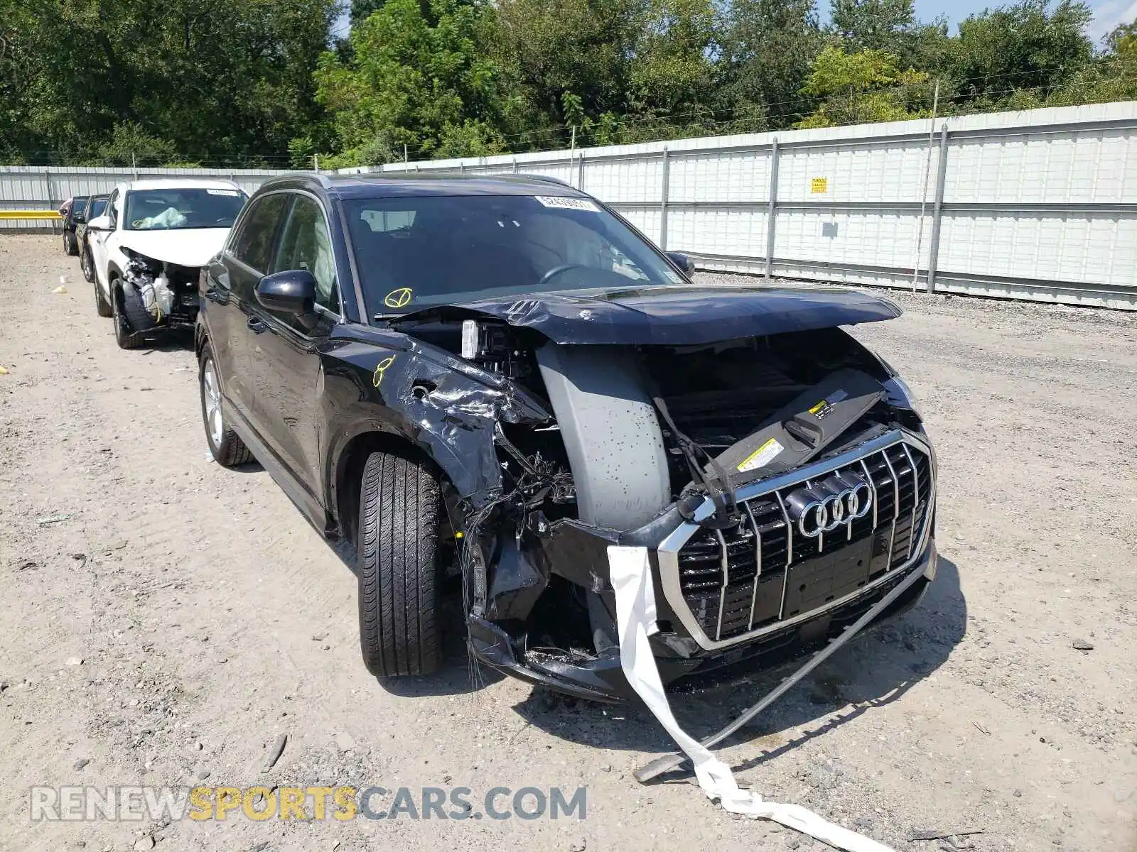 1 Photograph of a damaged car WA1DECF34L1106577 AUDI Q3 2020