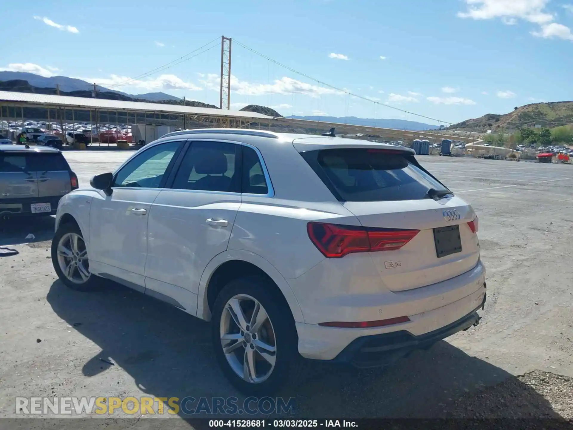 3 Photograph of a damaged car WA1DECF37L1012192 AUDI Q3 2020