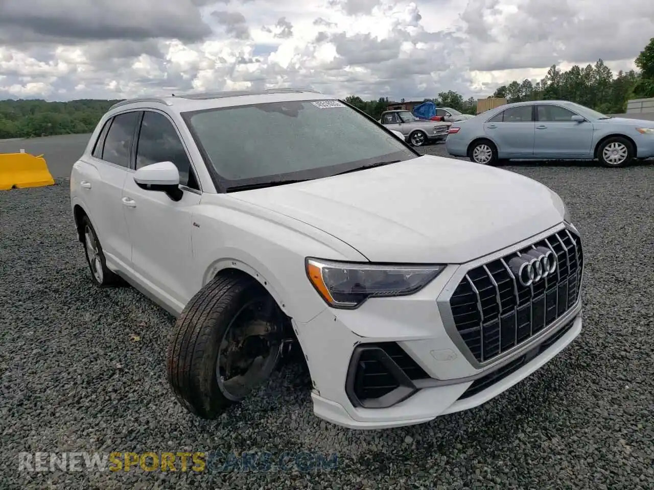 1 Photograph of a damaged car WA1DECF37L1048447 AUDI Q3 2020