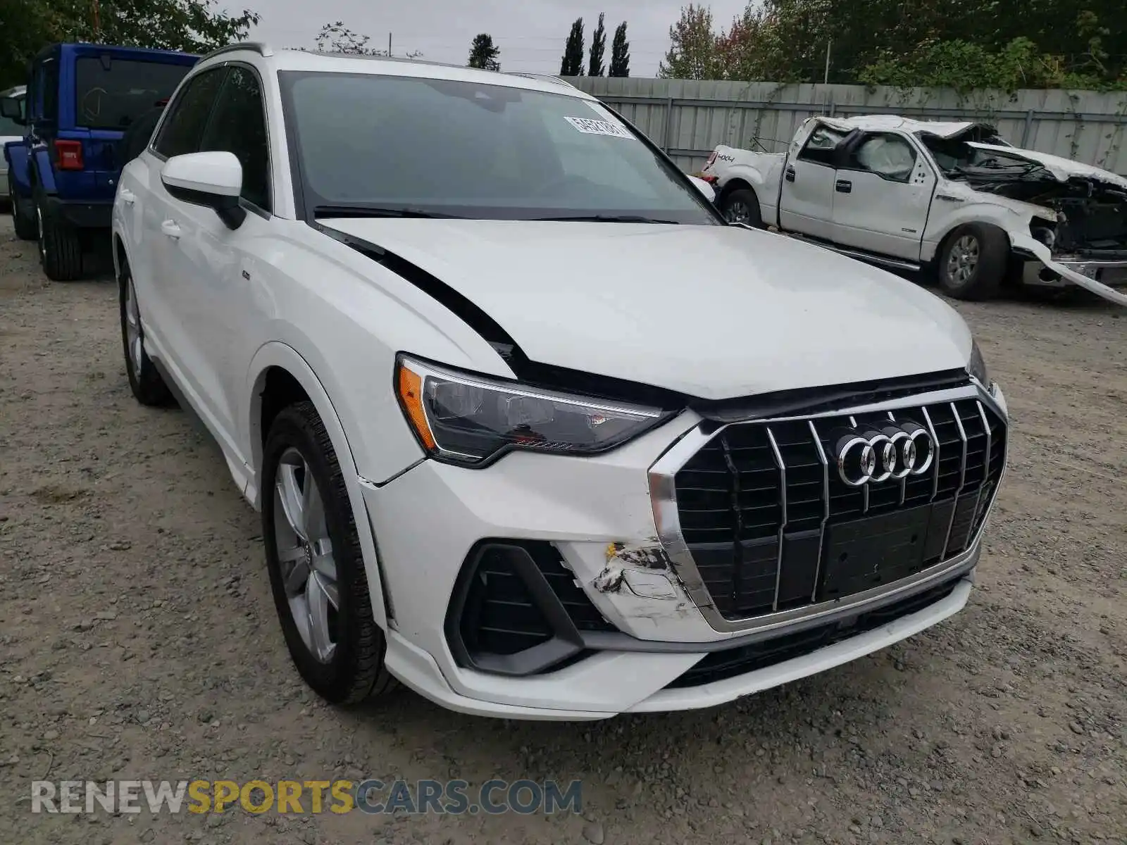 1 Photograph of a damaged car WA1DECF38L1122801 AUDI Q3 2020