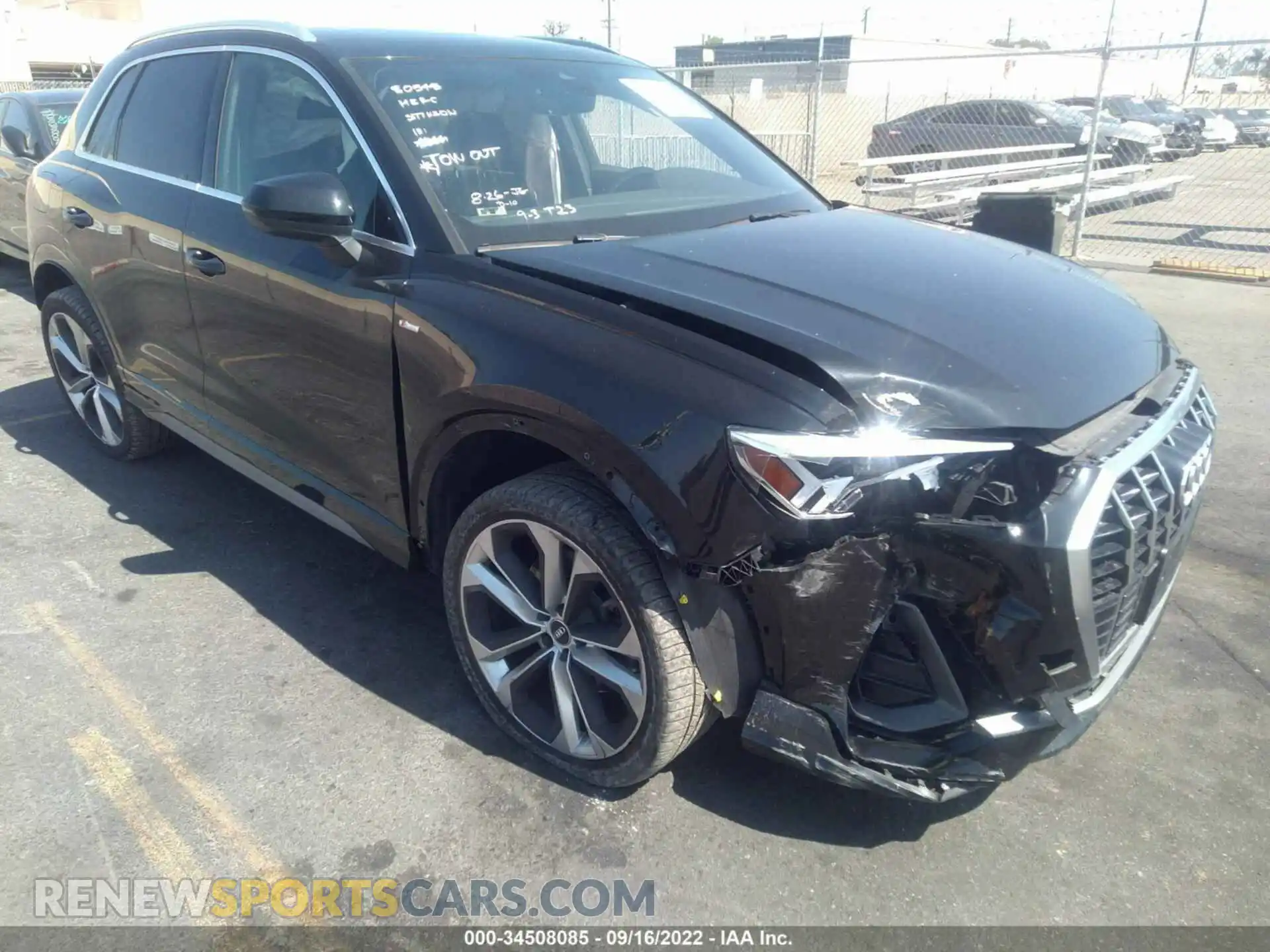 1 Photograph of a damaged car WA1EECF33L1056355 AUDI Q3 2020