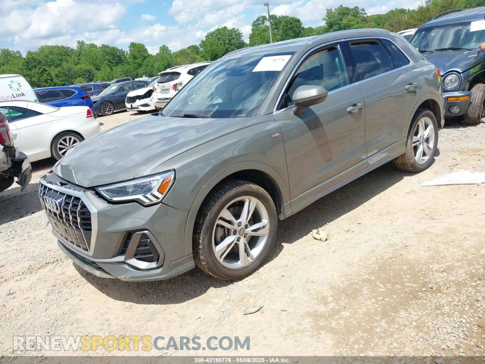 2 Photograph of a damaged car WA1EECF34L1030072 AUDI Q3 2020
