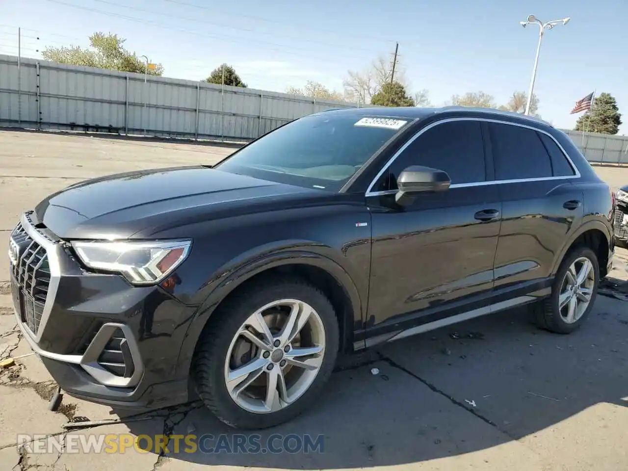 1 Photograph of a damaged car WA1EECF36L1040120 AUDI Q3 2020