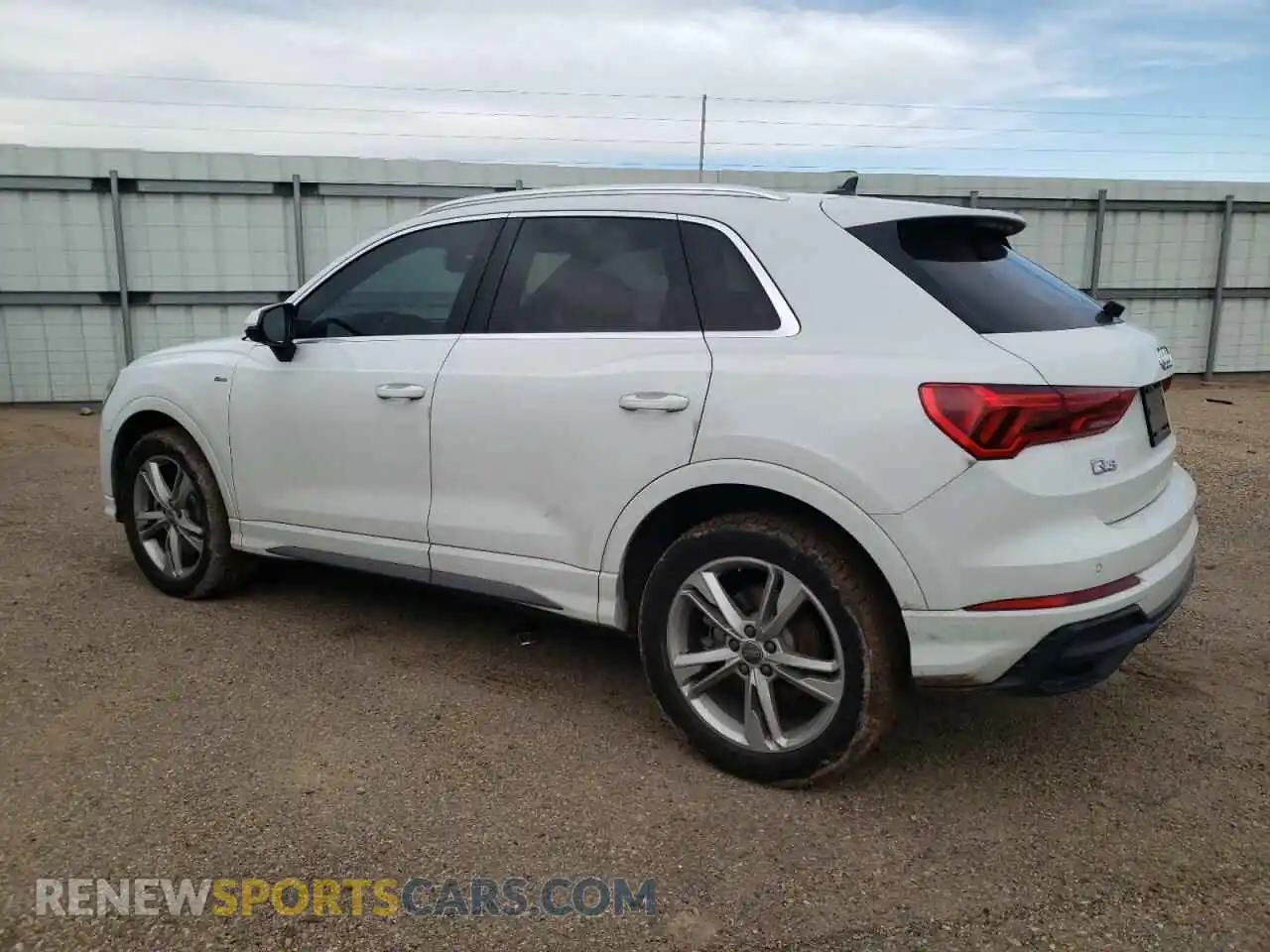 2 Photograph of a damaged car WA1EECF36L1090659 AUDI Q3 2020