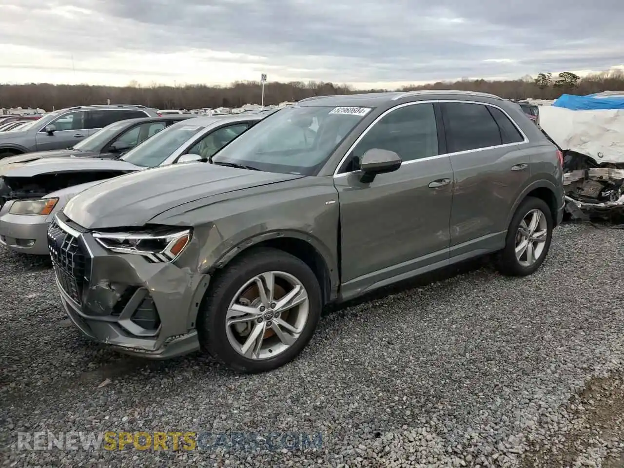 1 Photograph of a damaged car WA1EECF36L1113941 AUDI Q3 2020