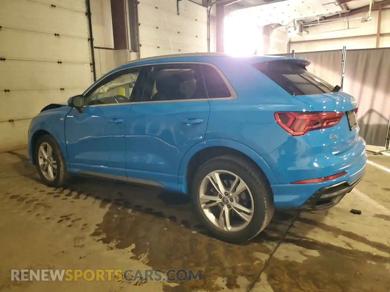 2 fotografías del automóvil dañado WA1FECF31L1030180 AUDI Q3 2020