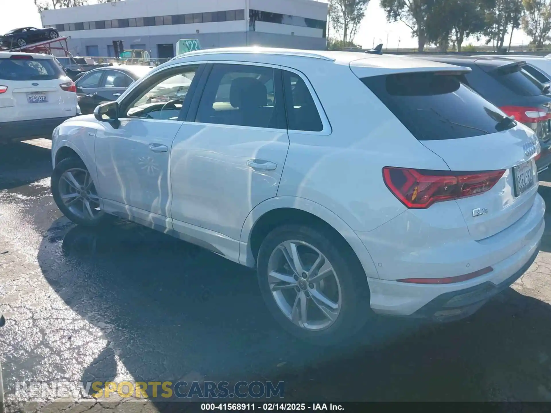 3 Photograph of a damaged car WA1FECF33L1073094 AUDI Q3 2020