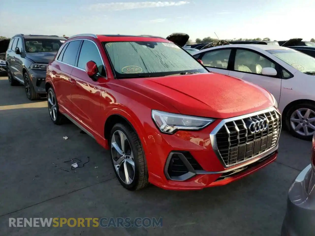 1 Photograph of a damaged car WA1FECF39L1000781 AUDI Q3 2020