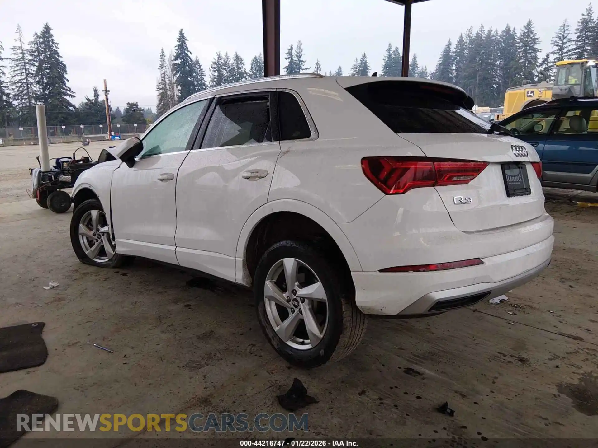 3 Photograph of a damaged car WA1AUCF30M1089378 AUDI Q3 2021