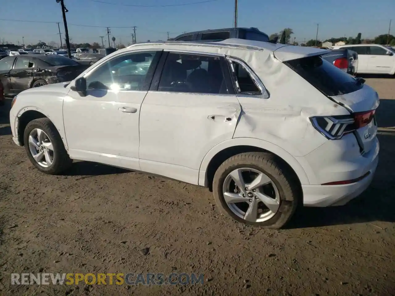 2 Photograph of a damaged car WA1AUCF30M1089736 AUDI Q3 2021