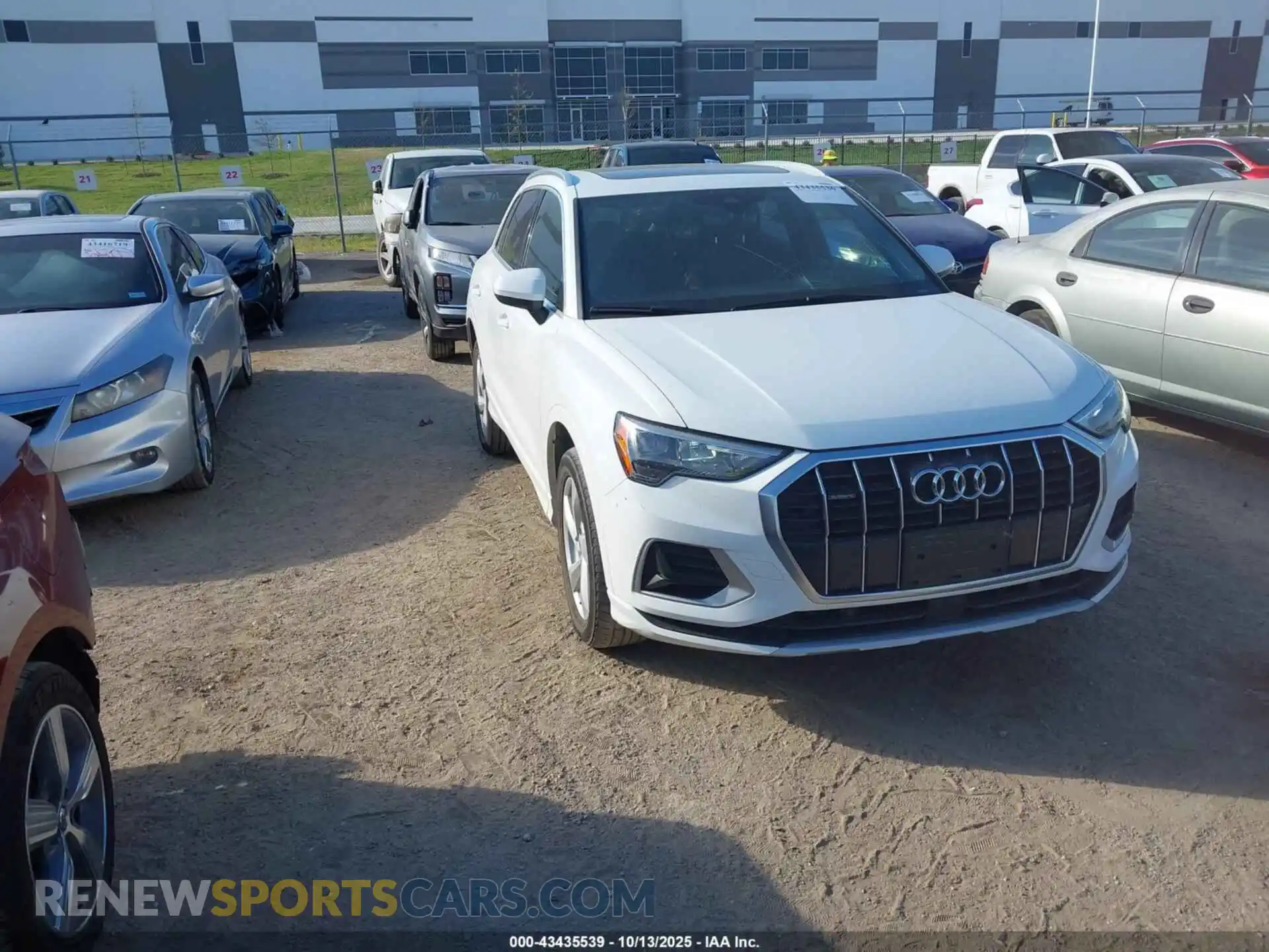 1 Photograph of a damaged car WA1AUCF30M1098680 AUDI Q3 2021