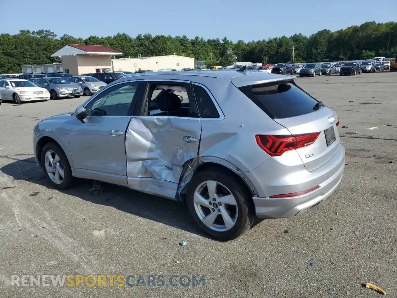 2 Photograph of a damaged car WA1AUCF31M1066675 AUDI Q3 2021