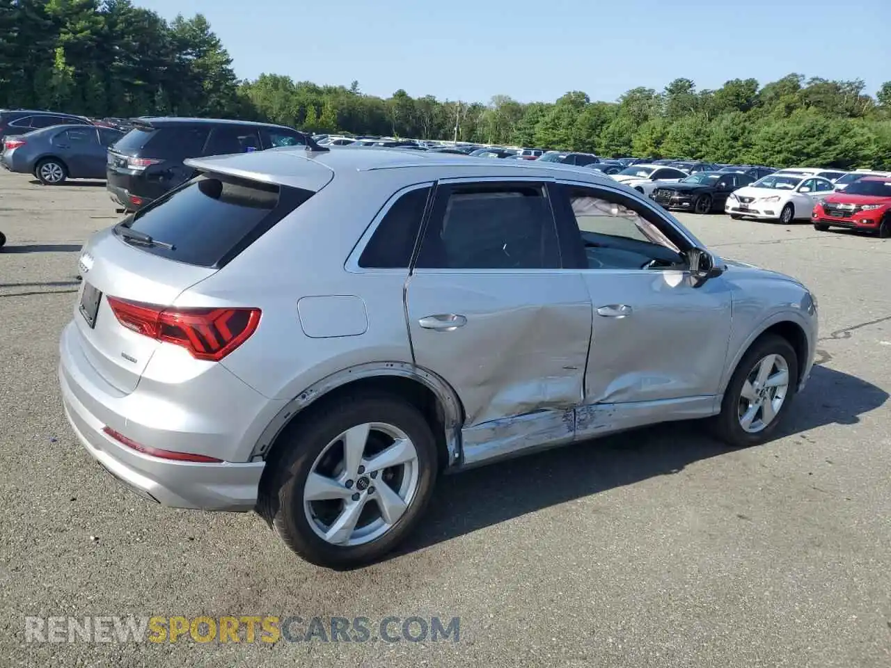 3 Photograph of a damaged car WA1AUCF31M1066675 AUDI Q3 2021