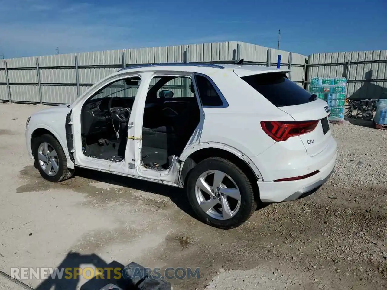 2 Photograph of a damaged car WA1AUCF32M1058424 AUDI Q3 2021