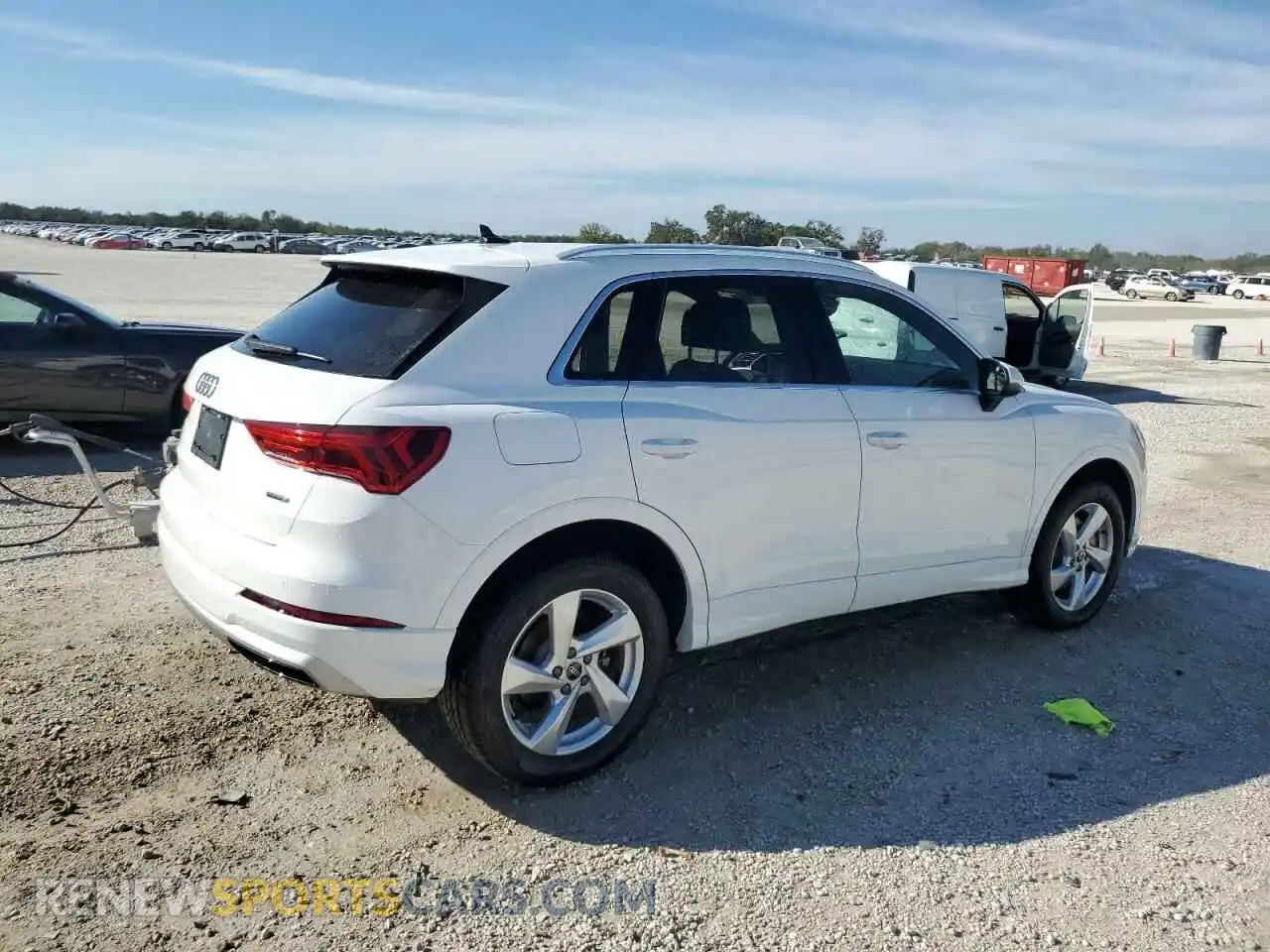 3 Photograph of a damaged car WA1AUCF32M1058424 AUDI Q3 2021