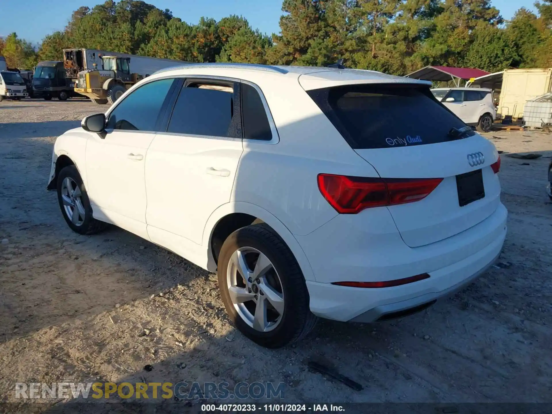 3 Photograph of a damaged car WA1AUCF32M1064255 AUDI Q3 2021