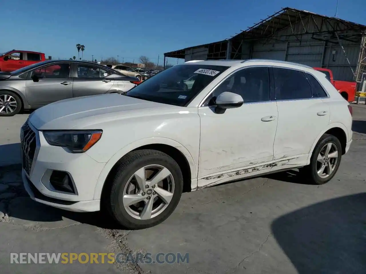 1 Photograph of a damaged car WA1AUCF32M1067589 AUDI Q3 2021