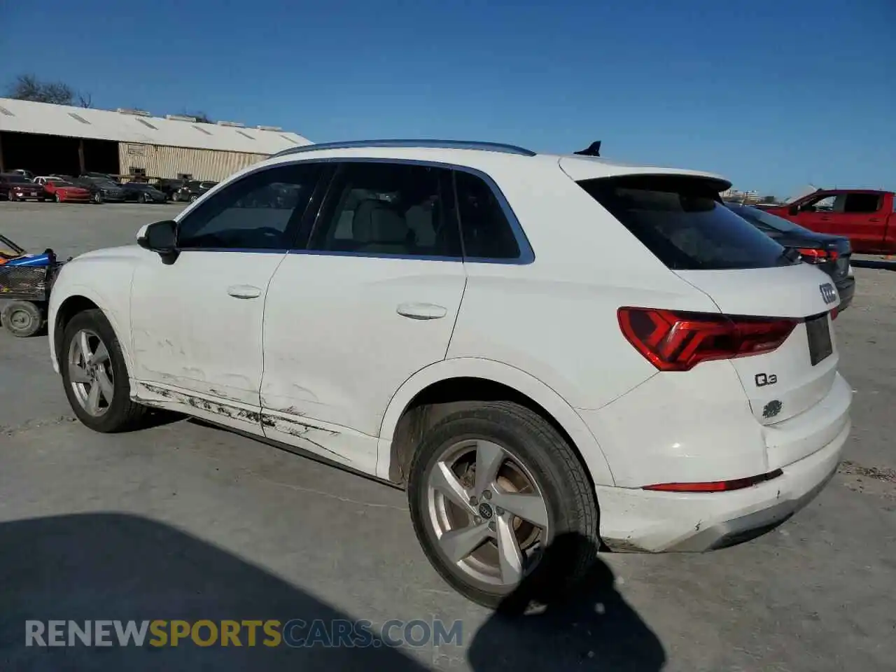 2 Photograph of a damaged car WA1AUCF32M1067589 AUDI Q3 2021