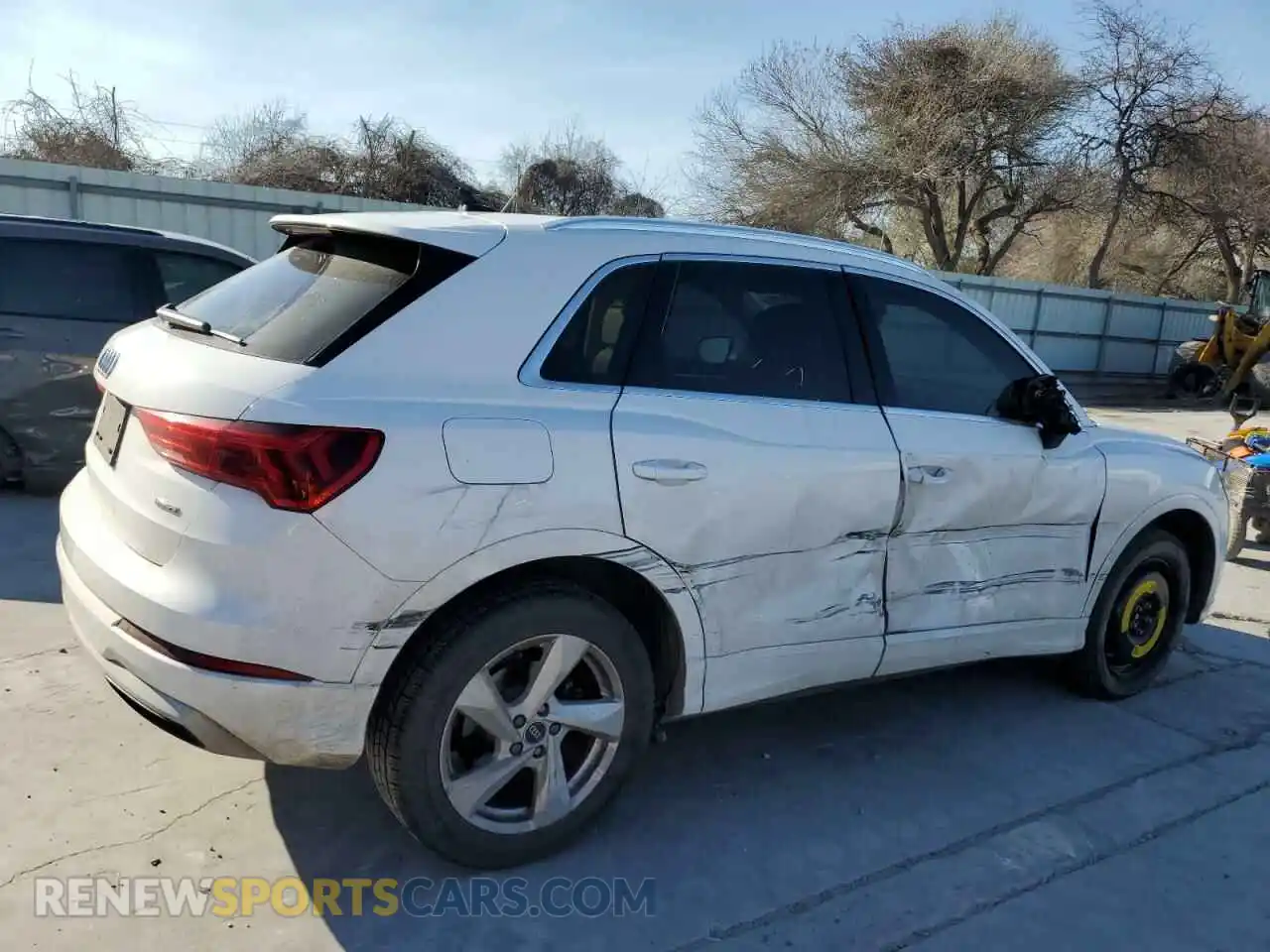 3 Photograph of a damaged car WA1AUCF32M1067589 AUDI Q3 2021