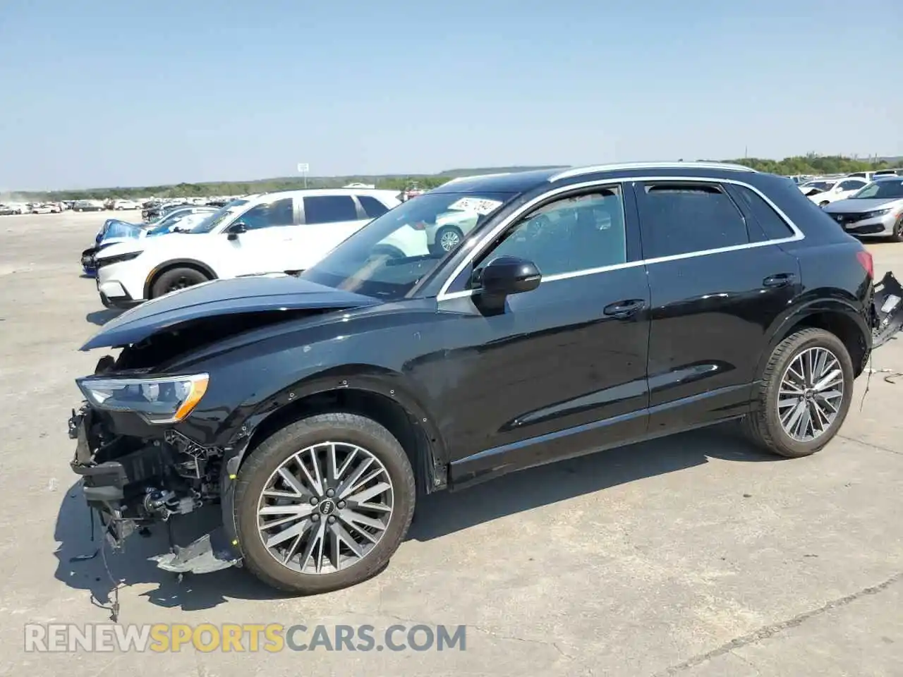 1 Photograph of a damaged car WA1AUCF32M1086031 AUDI Q3 2021